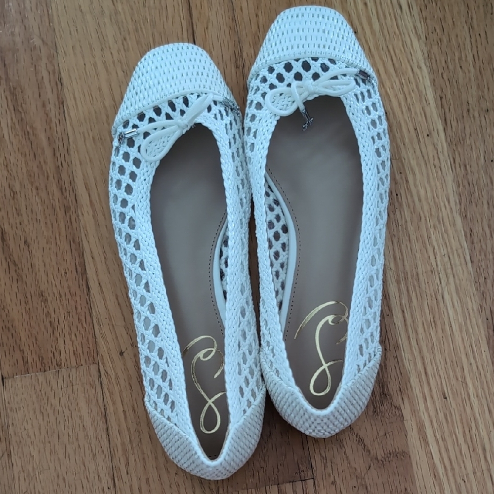 Elegant White Mesh Ballet Flats - Picture 3 of 4